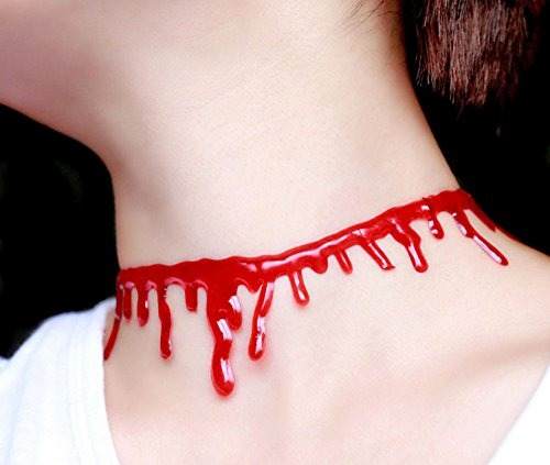 COLLAR GOTAS DE SANGRE